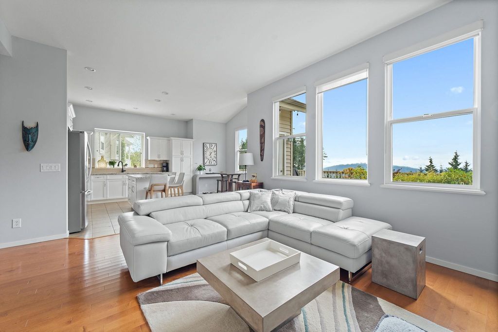 listing image 1104631810392978675