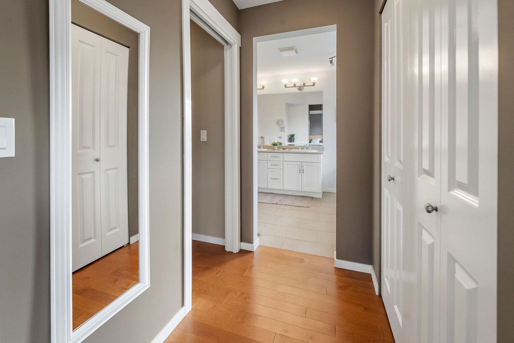 listing image 1101832224053760441