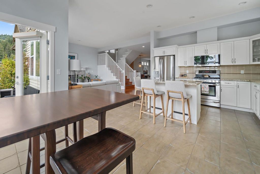 listing image 1102277309425832068
