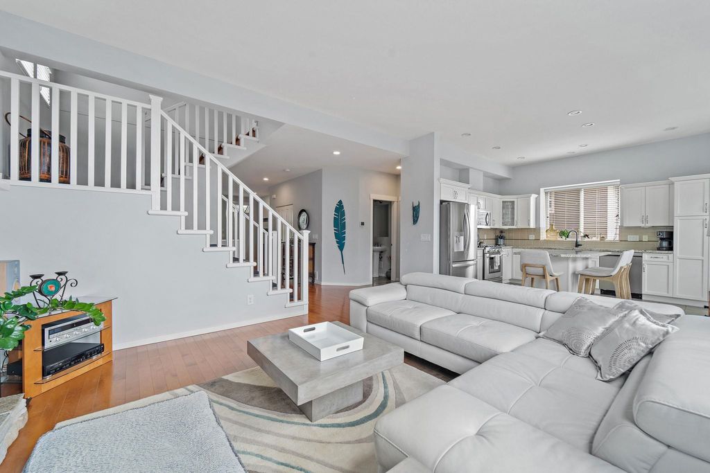 listing image 1103666278335918698