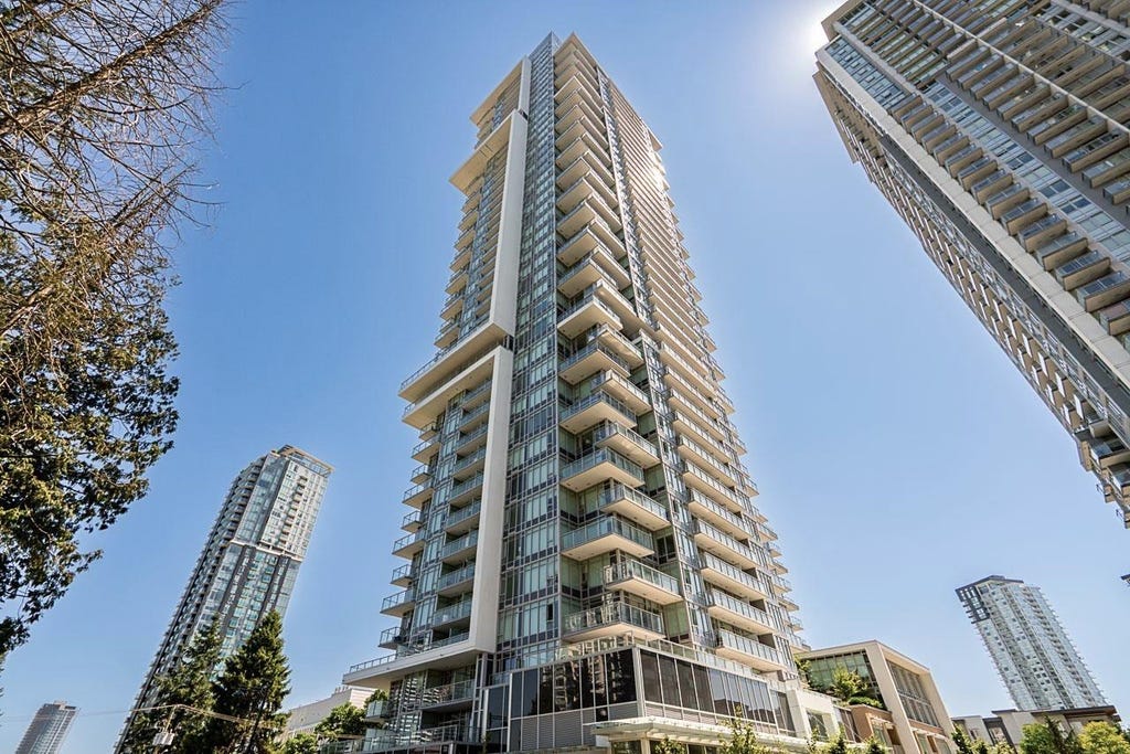 Photo of 13350 Central Avenue #1806, Surrey, BC V3T 0S1 (MLS # R3153564)