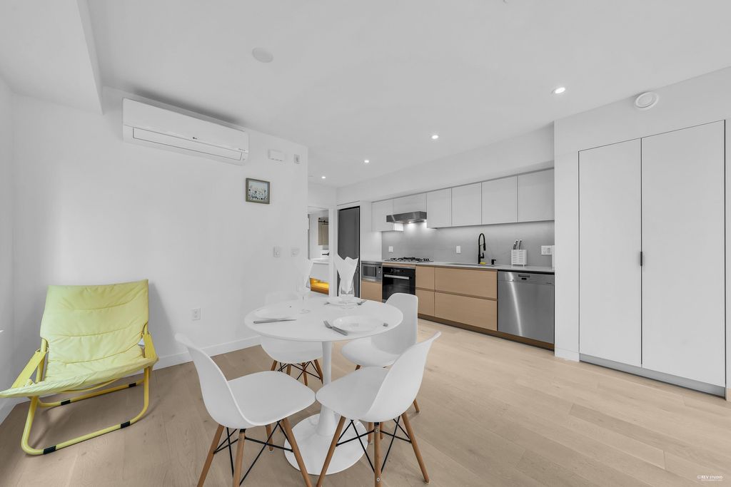 listing image 1108898735443433599