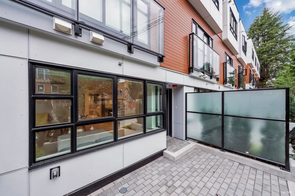 listing image 1101920583296658763