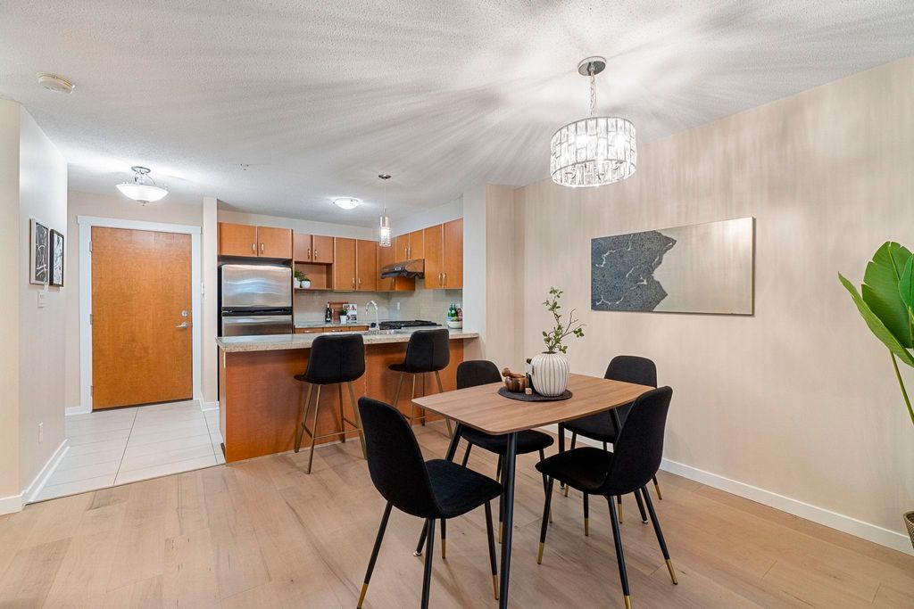 listing image 1107573281449850813