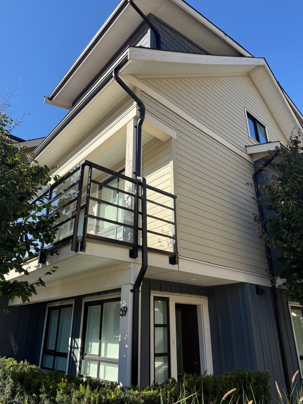 listing image 1103590791508072396