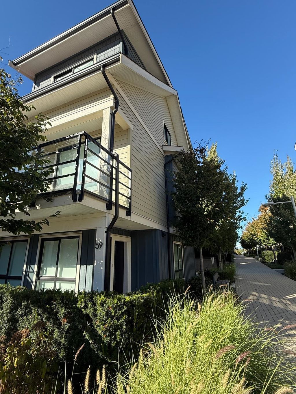 listing image 1101996370730901813