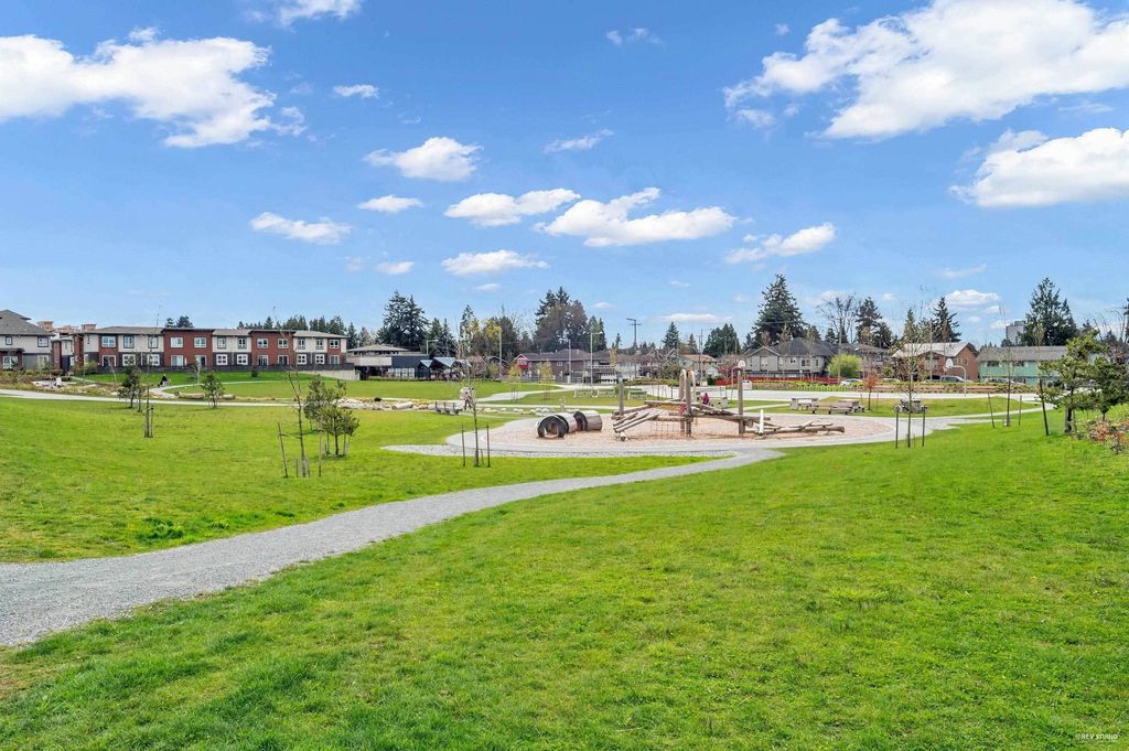 listing image 1100635521656445440