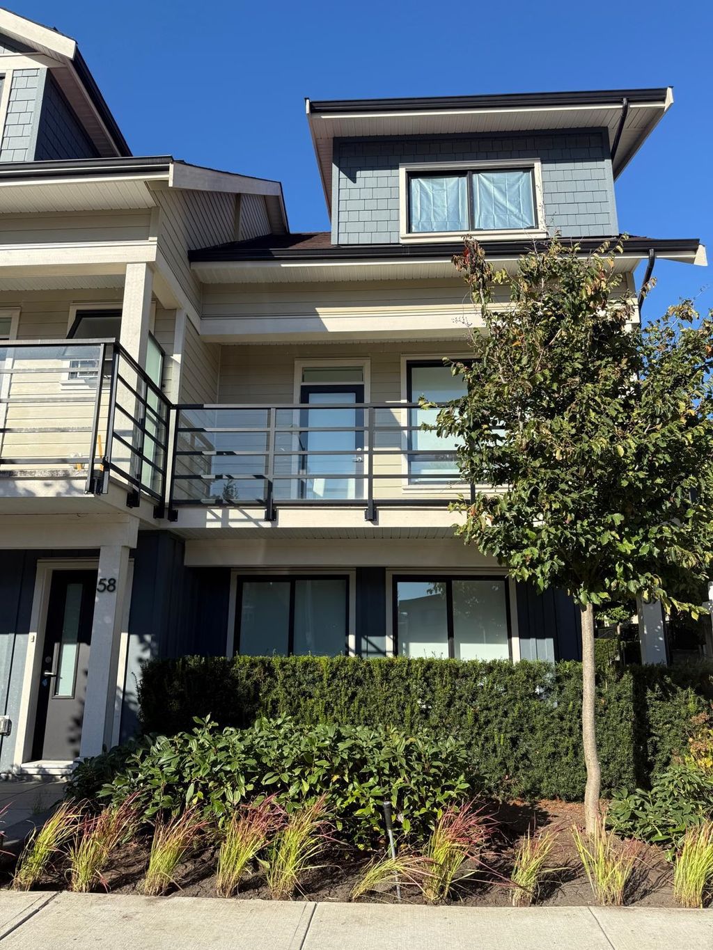 listing image 1103404365451338485