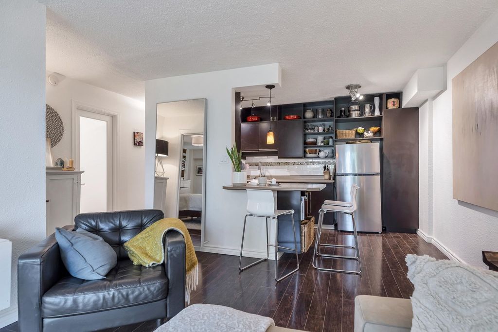listing image 1101354537188928069
