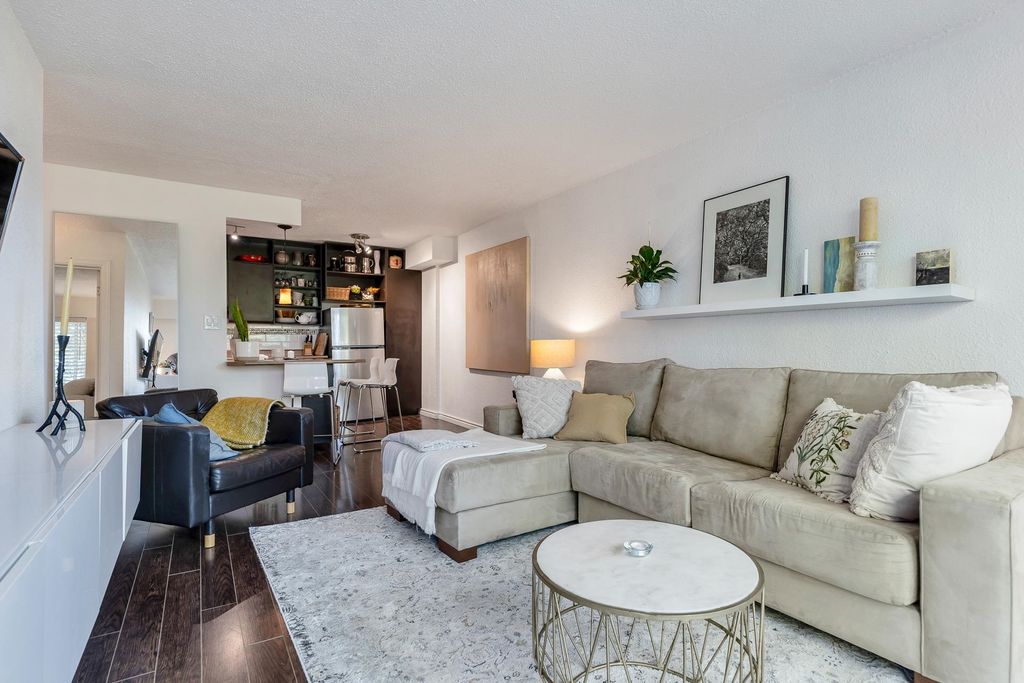 listing image 1100446346064917444