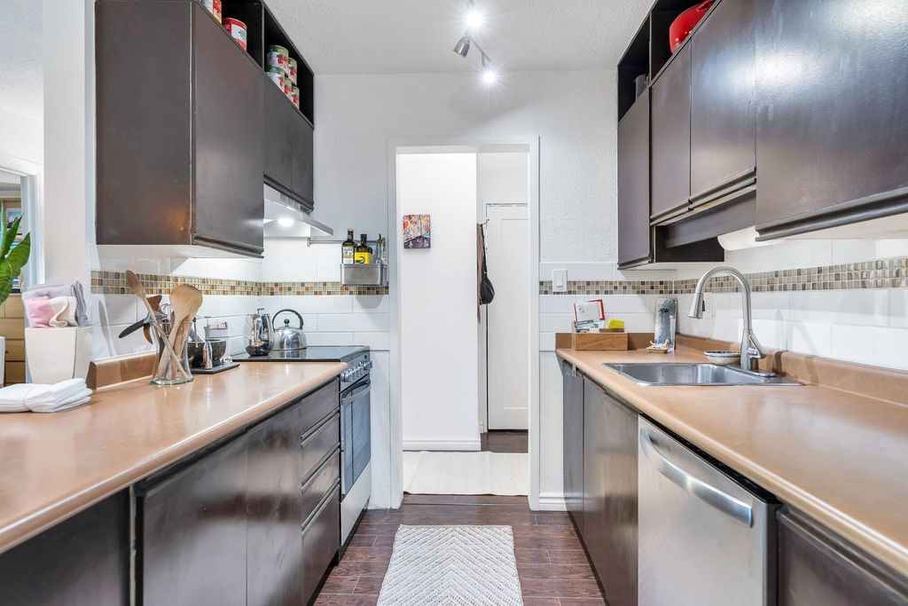 listing image 1104183131449751360