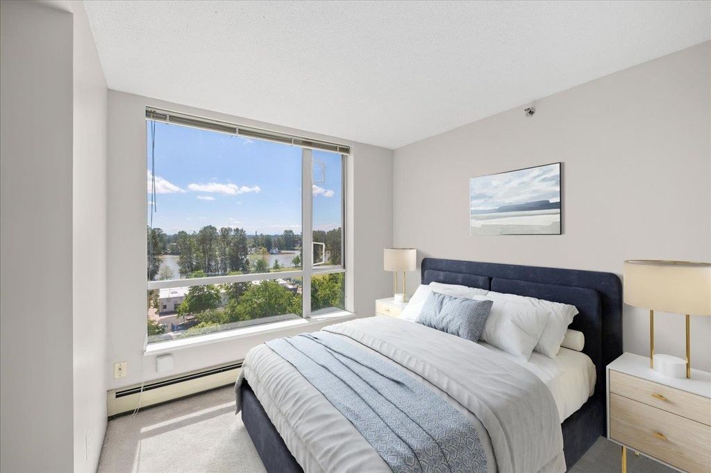 listing image 1106896988149000326