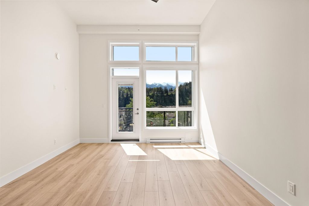 listing image 1104136324415990402