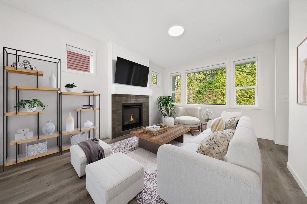listing image 1102905103399763560