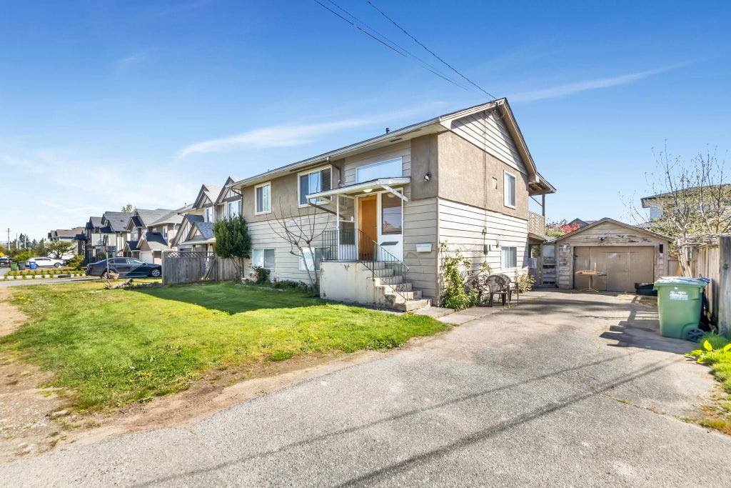 Photo of 2680 Victoria Street, Abbotsford, BC V2T 2T5 (MLS # R3172073)