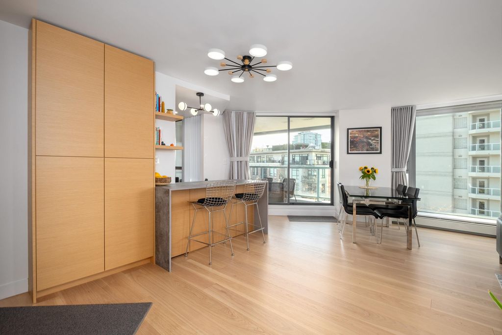 listing image 1107461957143941181