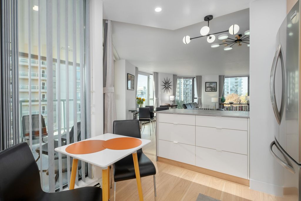 listing image 1102611162671438803