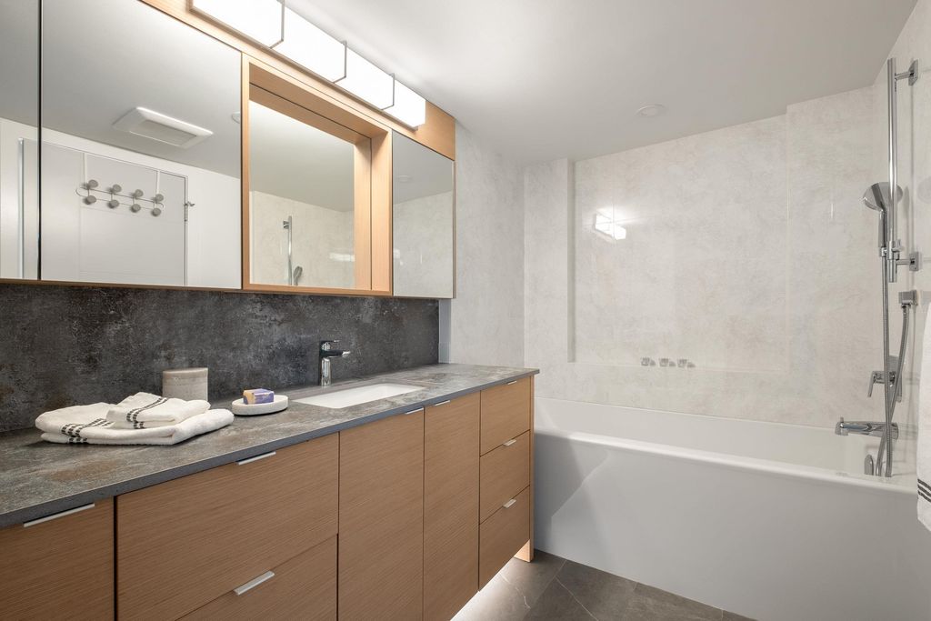 listing image 1103118974378667218