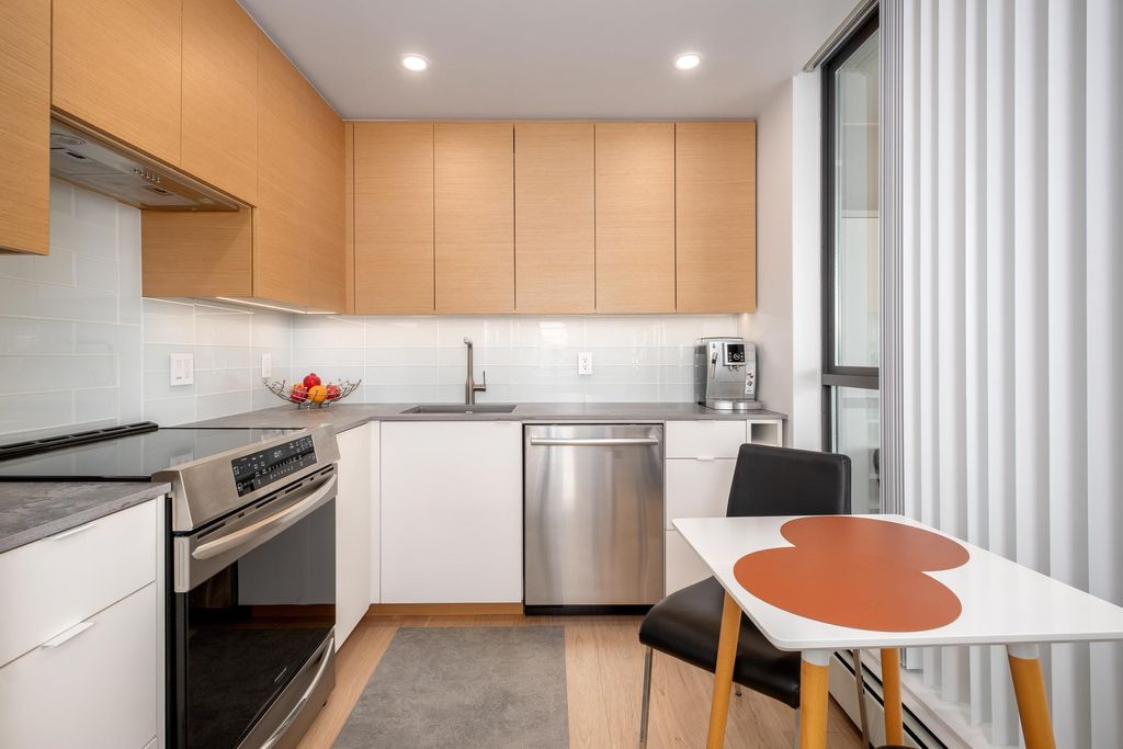 listing image 1103519352566314484