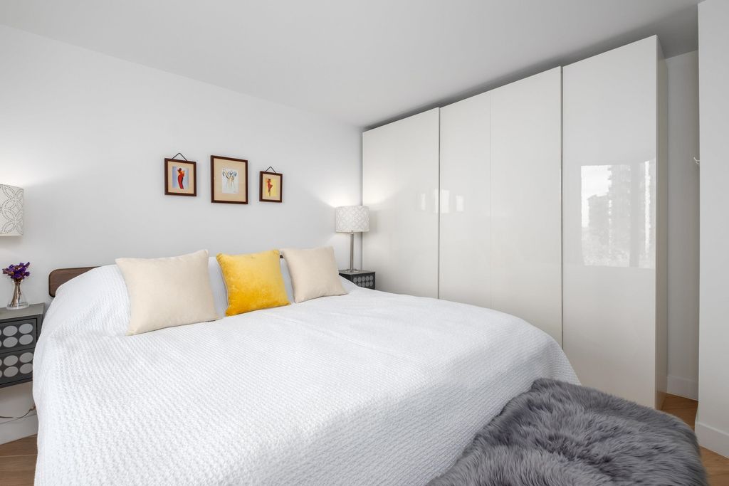 listing image 1106679560825725700