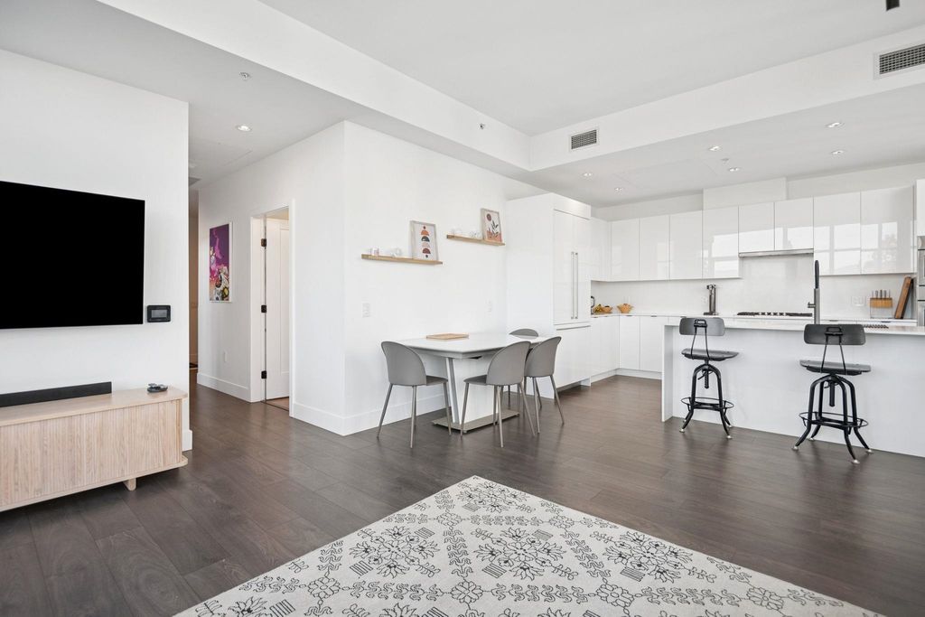 listing image 1103933329599277270