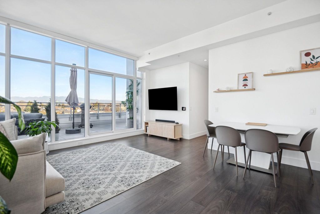 listing image 1106629389742436537