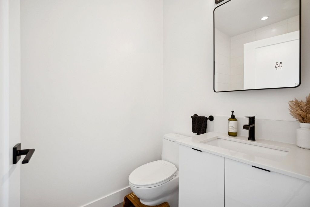 listing image 1107987236627553318