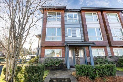 22388 124 Avenue 4 Maple Ridge BC V2X 4J5