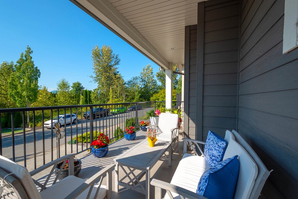 Photo of 10560 Robertson Street, Maple Ridge, BC V2W 0G2 (MLS # R3147652)