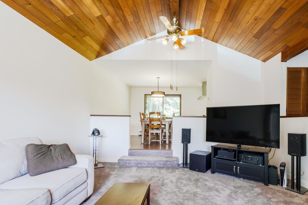 Photo of 27573 Sayers Crescent, Maple Ridge, BC V2W 1N3 (MLS # R3080134)