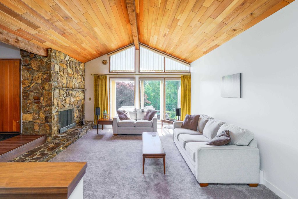 Photo of 27573 Sayers Crescent, Maple Ridge, BC V2W 1N3 (MLS # R3080134)