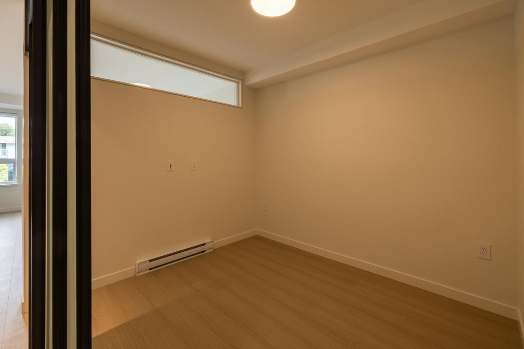 listing image 1102345148357801378