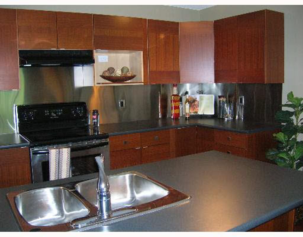 listing image 1102091325080163155