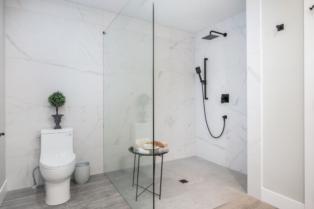 listing image 1105671598478321350