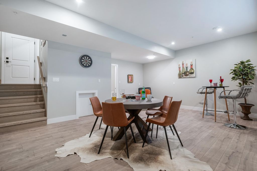 listing image 1107989122153069197