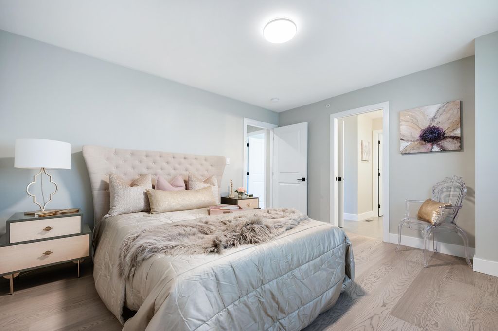 listing image 1107772478584407154