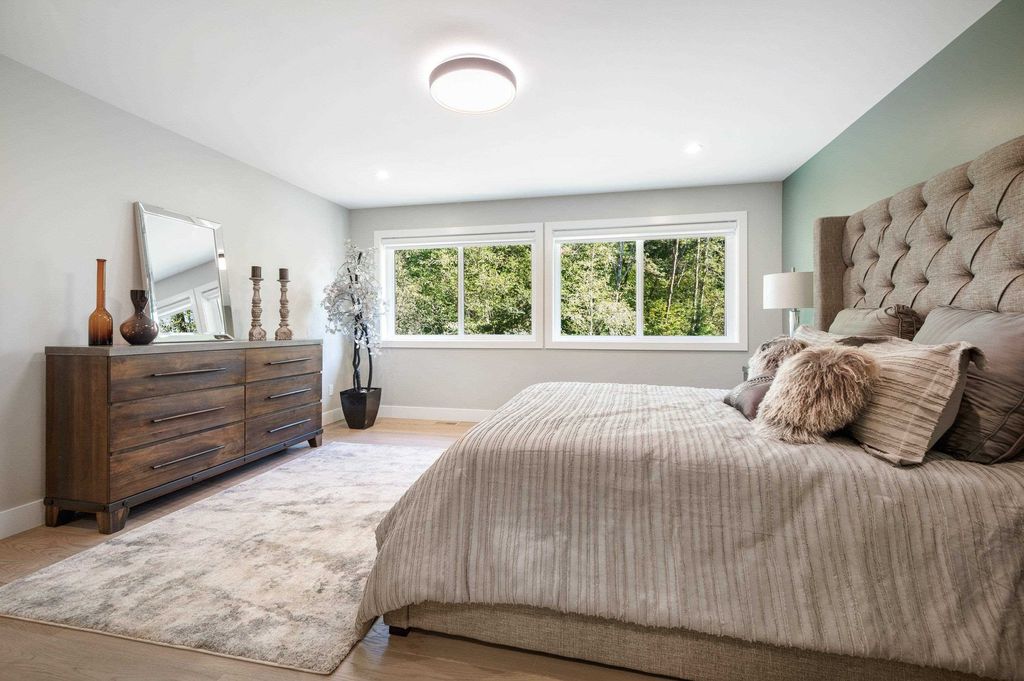 listing image 1104541532234854918