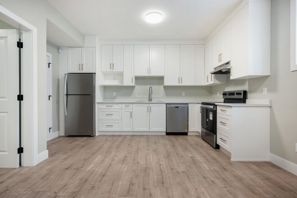 listing image 1100053885675568935