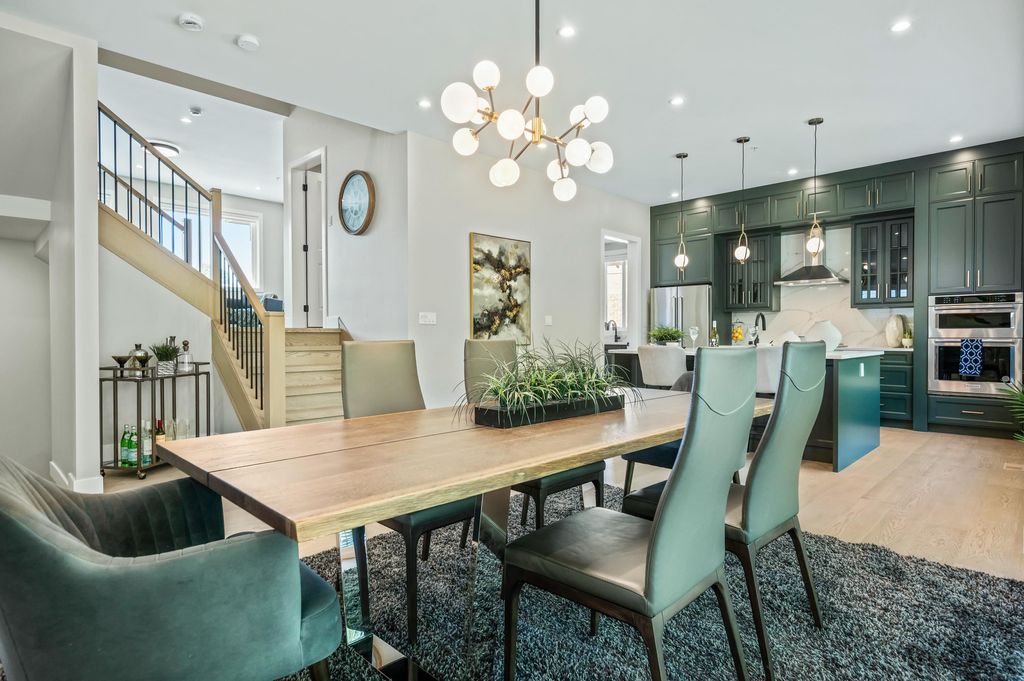 listing image 1106901506624440767