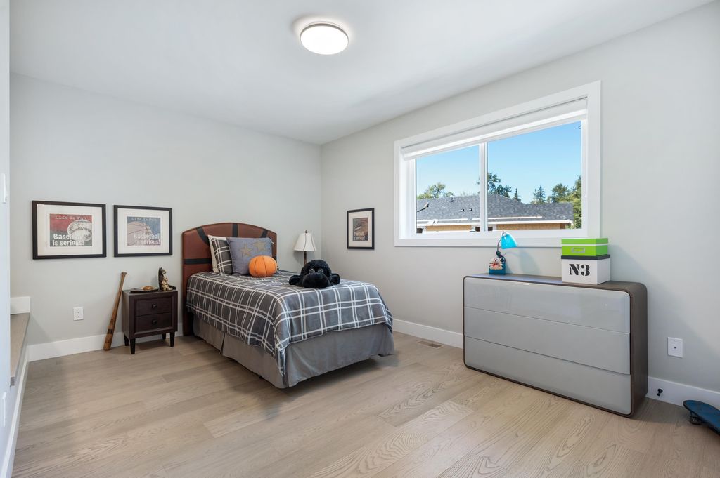 listing image 1101127411671936488