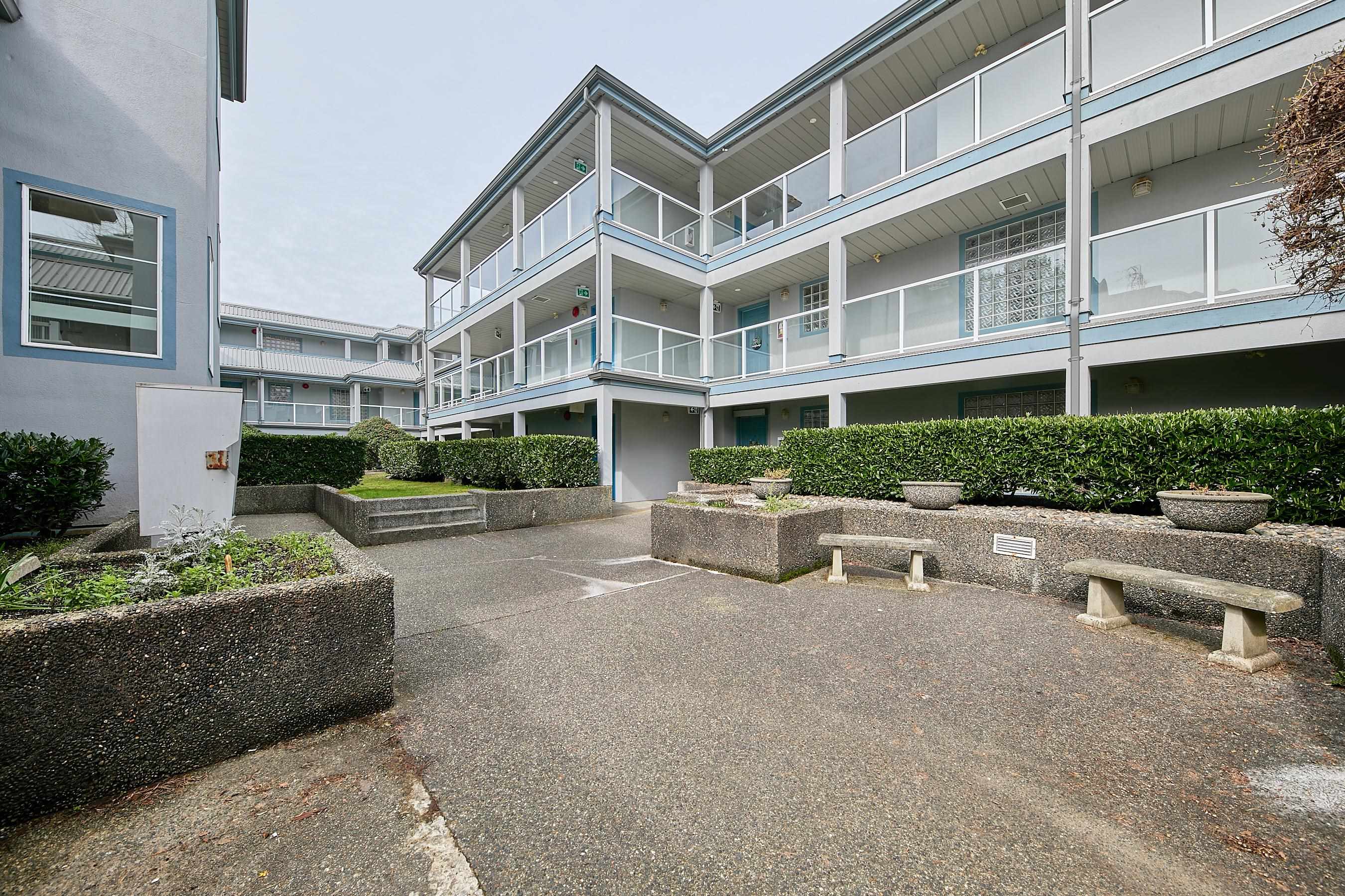 11519 Burnett Street 405