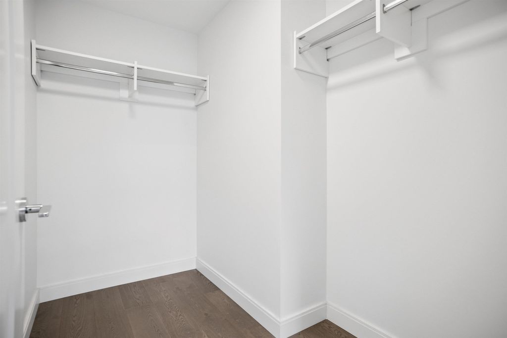 listing image 1102807586644293682