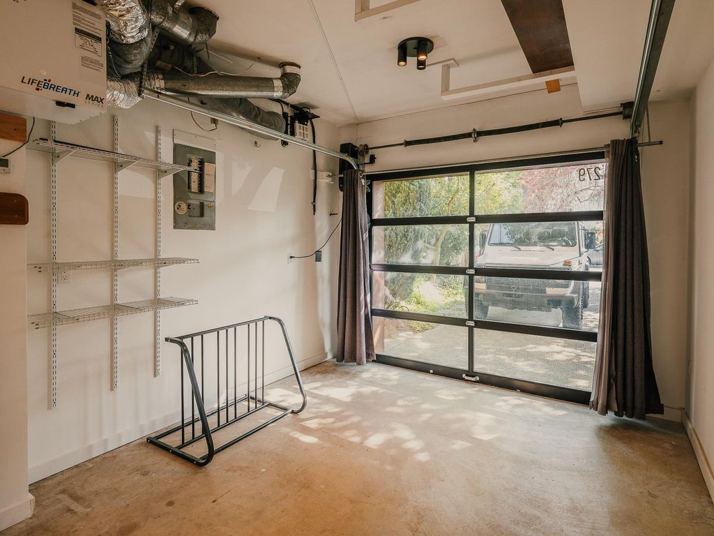 listing image 1106522870593143920