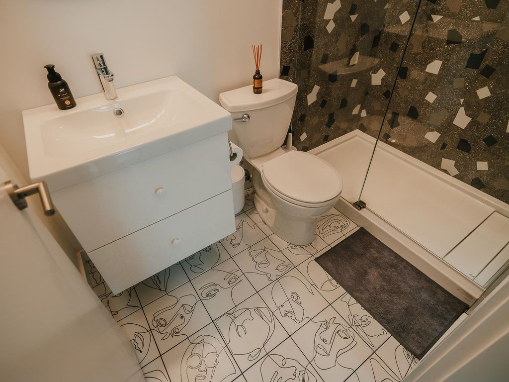 listing image 1101978121881053486