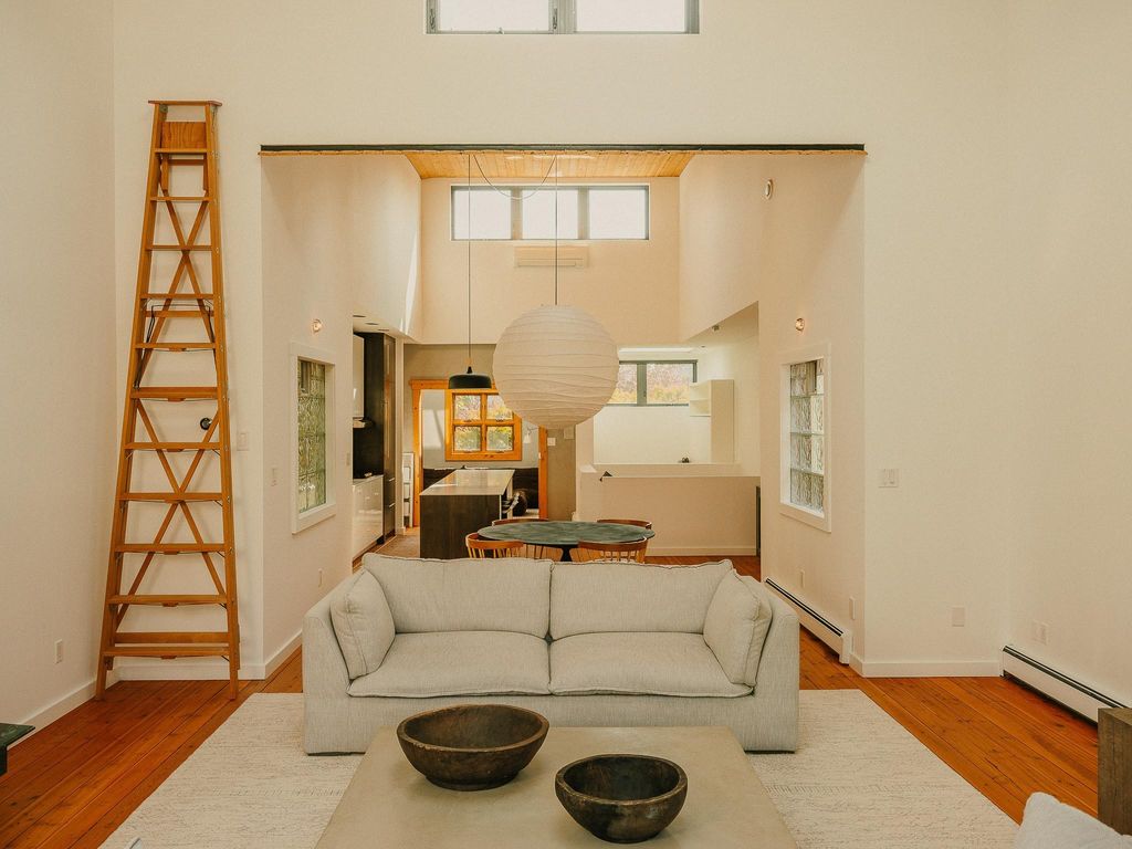 listing image 1103649237943845074