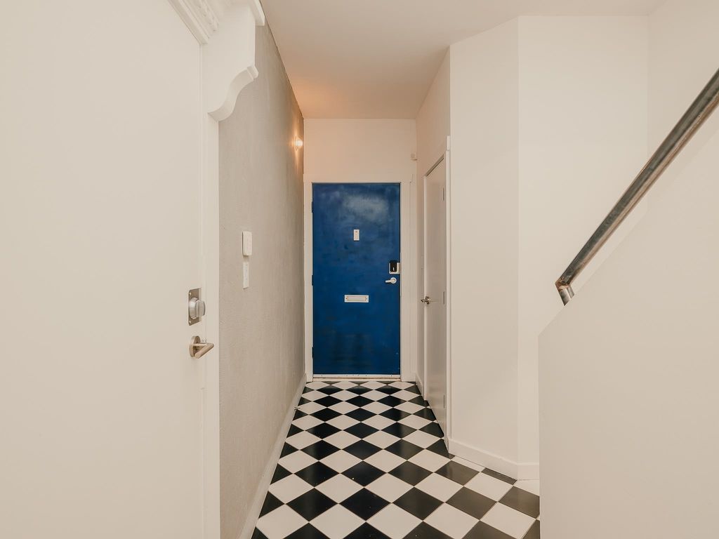 listing image 1109805199389699829