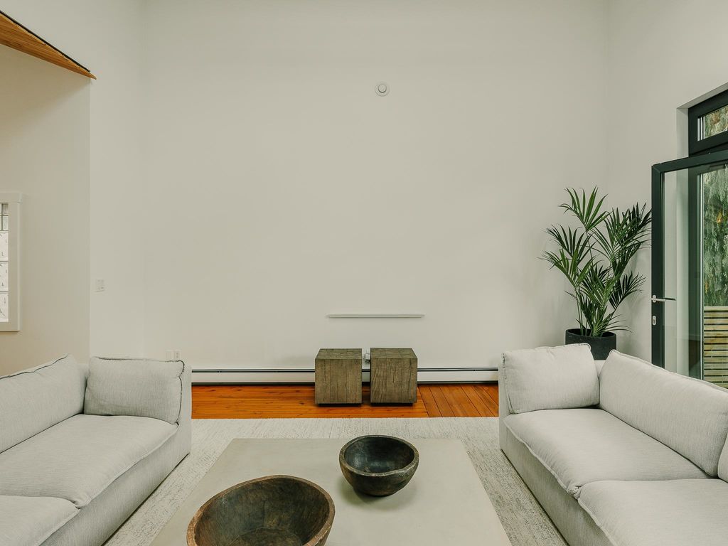 listing image 1107141048639320006
