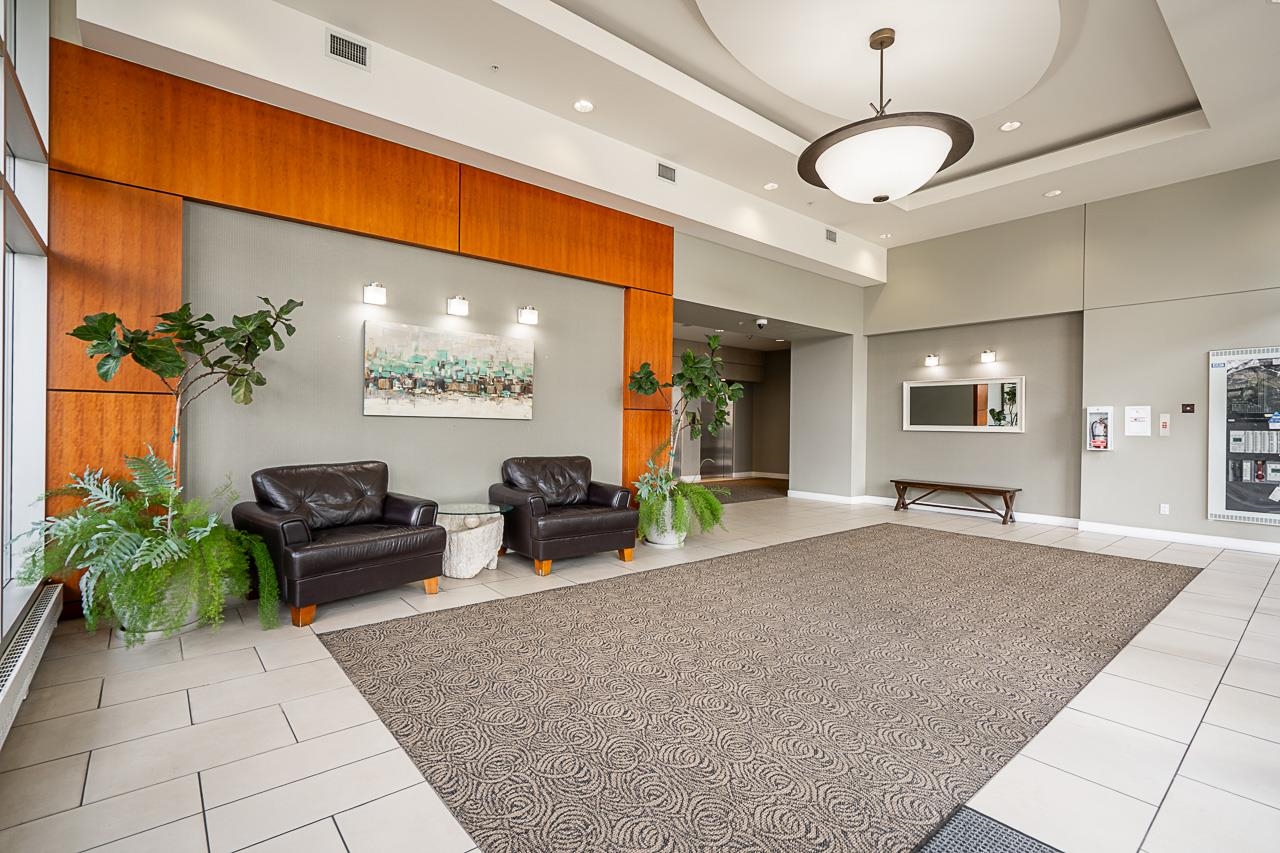 4398 Buchanan Street 2504