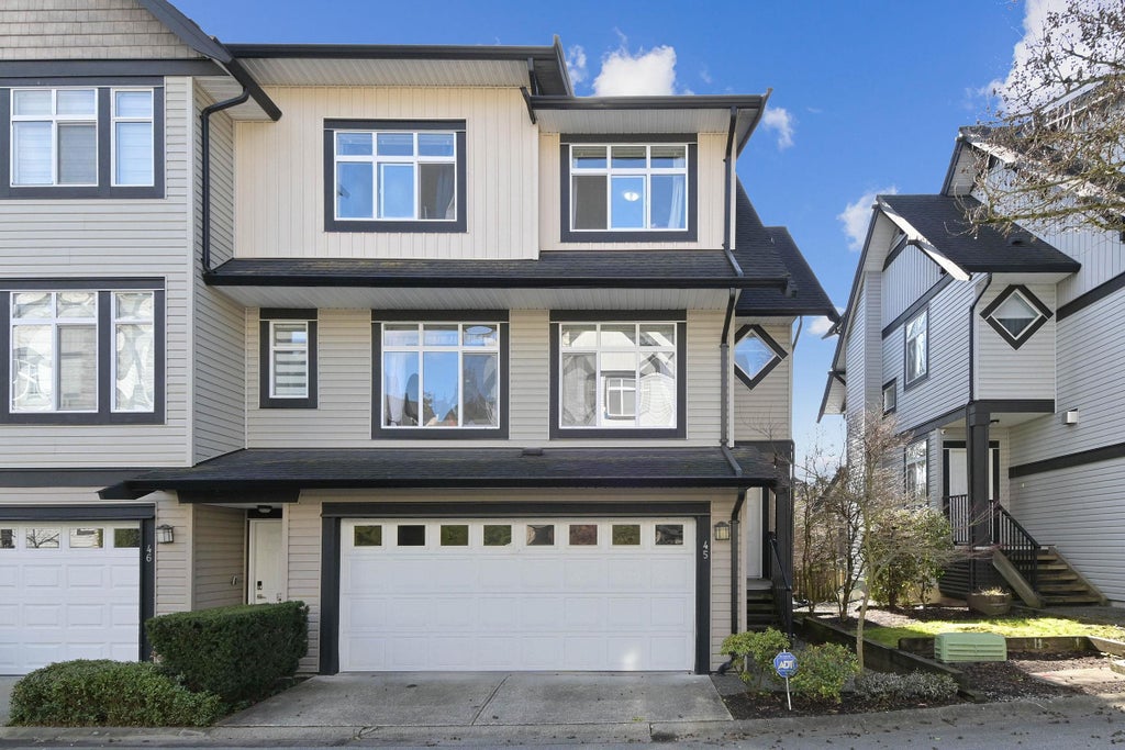 Photo of 19932 70 Avenue #45, Langley, BC V2Y 3C6 (MLS # R3175593)