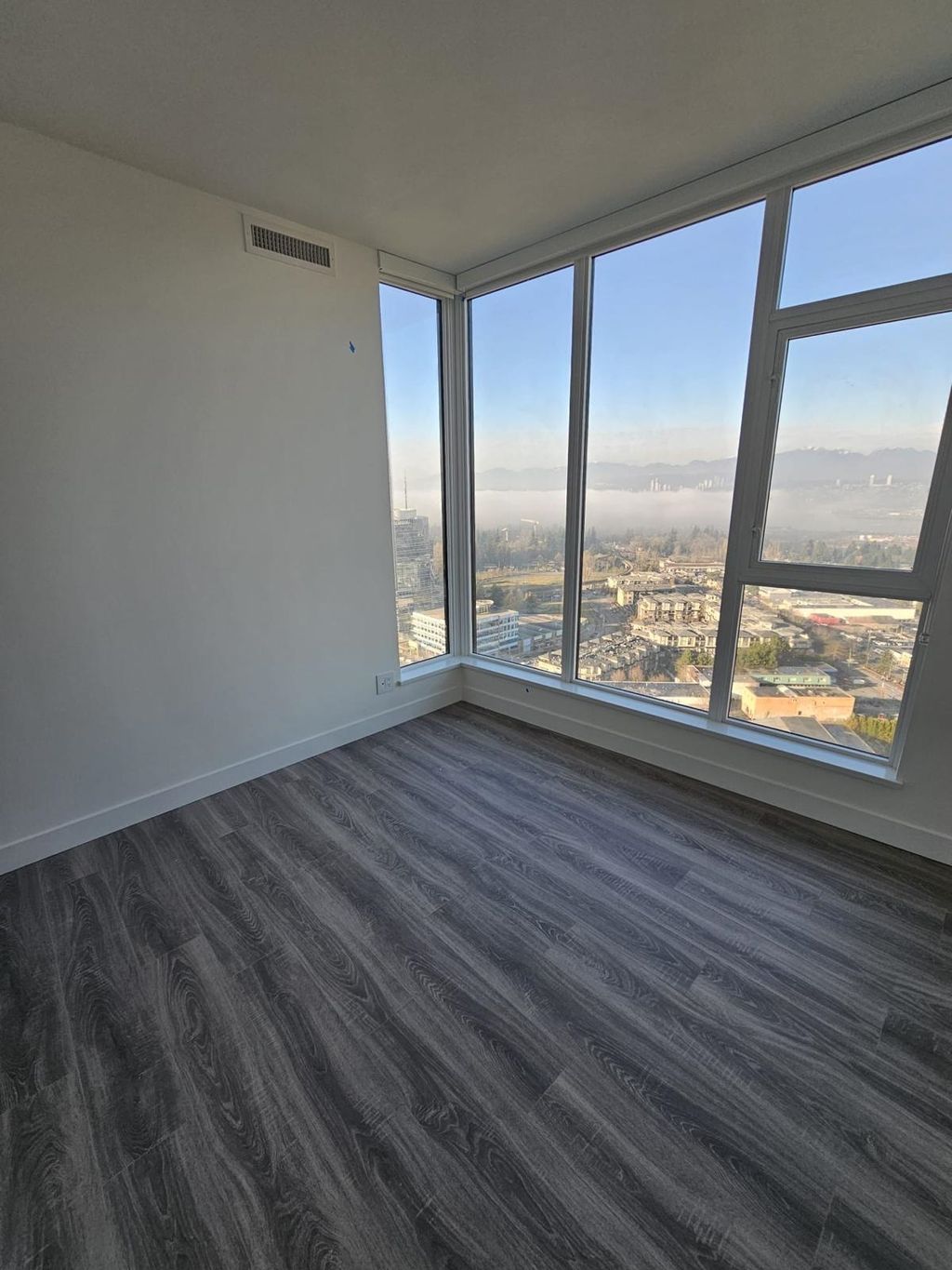 listing image 1104659354003828844